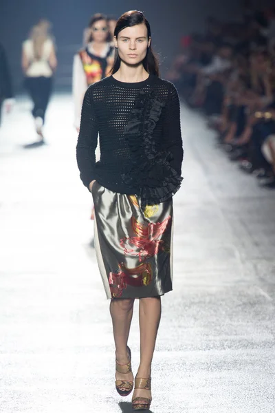 Look 29